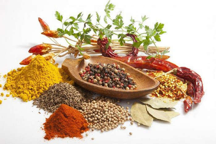 dùng gia vị loại bỏ mùi tanh của cá